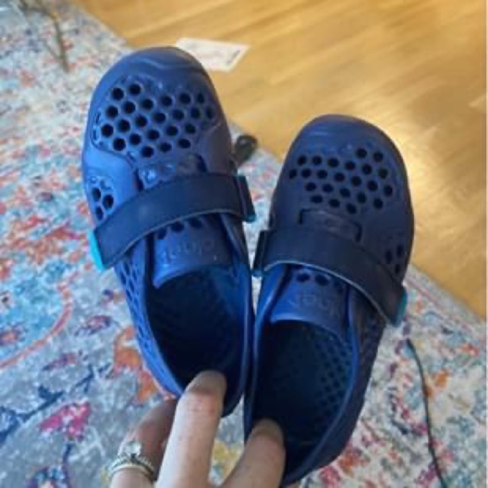 Plae toddler boys water shoes size 10